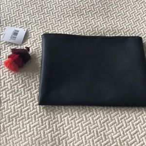 Black clutch